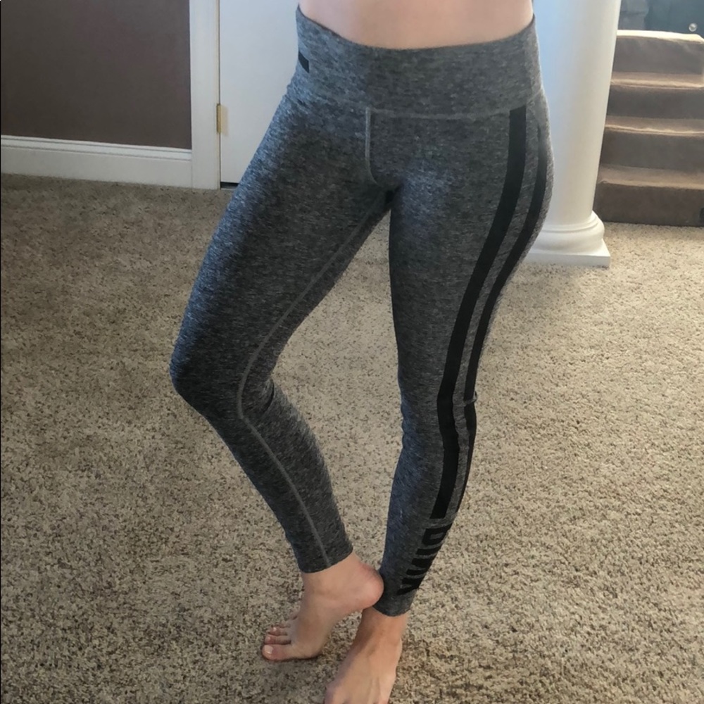 PINK Victoria’s Secret yoga leggings